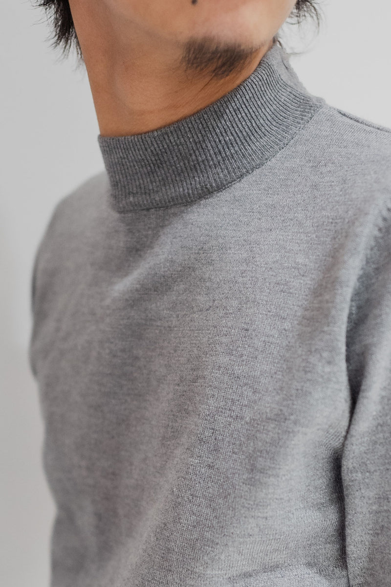 Essential Mock Neck Knit/Grey