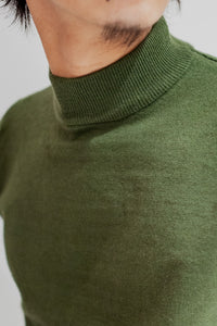 Essential Mock Neck Knit/Green