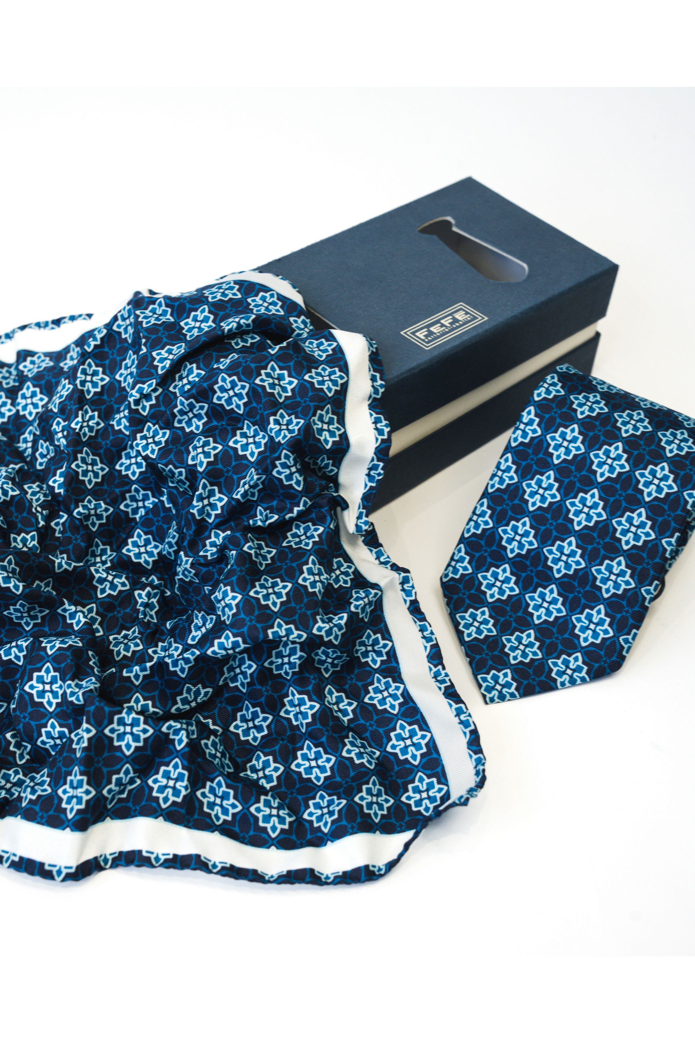 FEFE Original Set BOX/Blue pattern